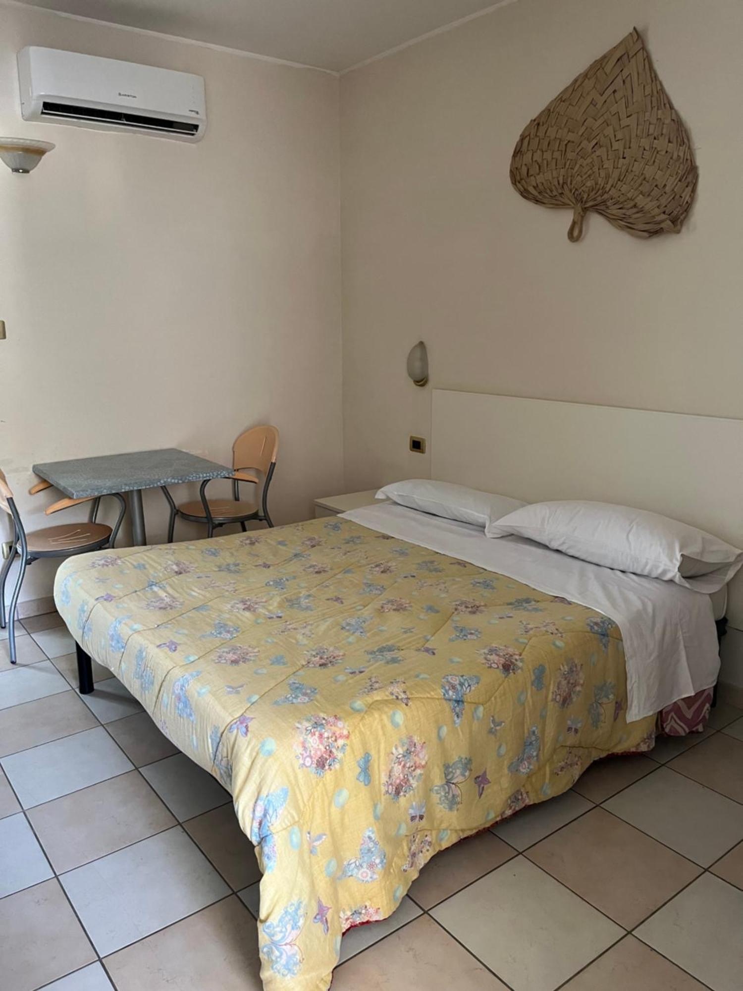 Elena Club Resort Silvi Marina Habitación foto