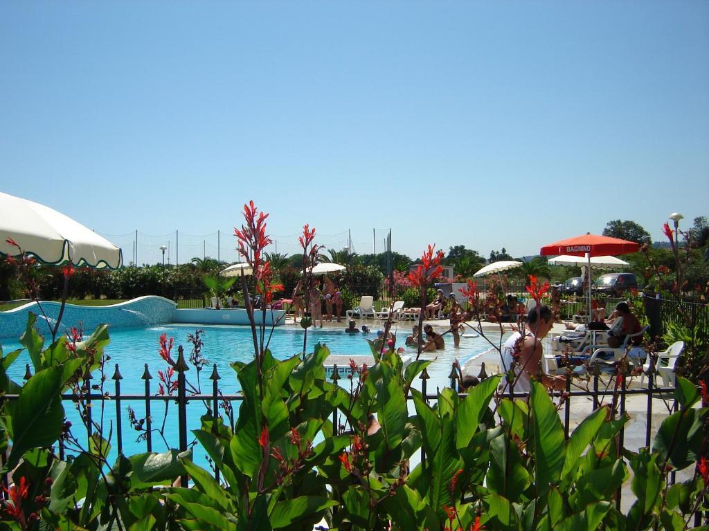 Elena Club Resort Silvi Marina Exterior foto
